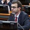 Freixo surpreende e defende cautela em caso da cocaína no avião presidencial marcelo-freixo