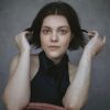 Mulher tem metade do rosto devorado por bactérias após acidente doméstico Georgie Henley