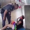 Mulher é covardemente agredida por PM no metrô de São Paulo mulher-covardemente-agredida-neste-pm-metro-sao-paulo