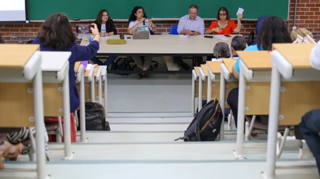 Professores federais retomam atividades após dias greve