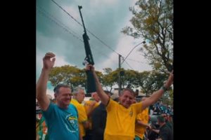 Bolsonaro é recebido como popstar em feira do agro patrocinada pelo governo Lula bolsonaro-recebido-popstar-feira-agro-patrocinada-governo-lula